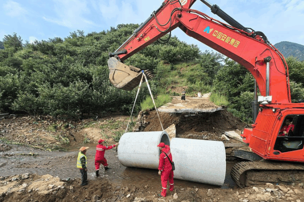 Swift Restoration of Flood-Damaged Roads & Bridges in Hebei Swift_Restoration_of_Flood_Damaged_Roads___Bridges_in_Hebei