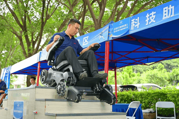 Tech Transforms Lives of People with Disabilities in the Chinese Mainland Tech_Transforms_Lives_of_People_with_Disabilities_in_the_Chinese_Mainland