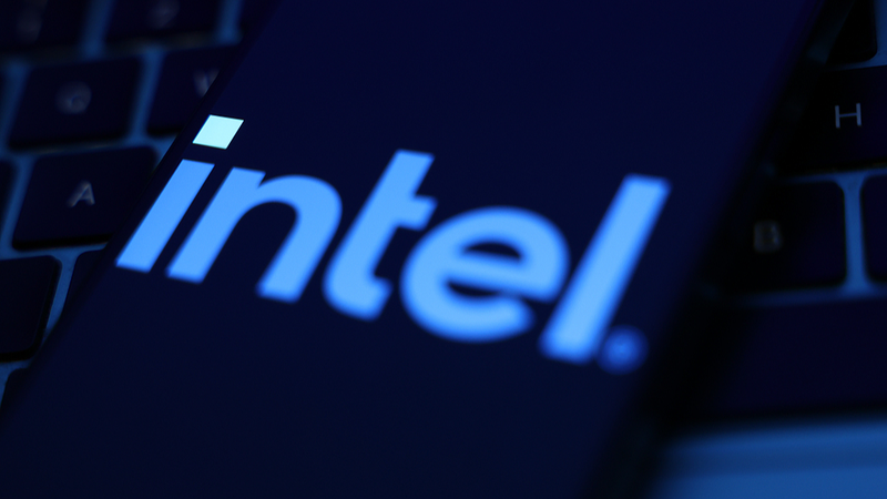 Trump_Secures_10__Intel_Stake_in__10B_US_Chip_Deal - Namaste Headlines Trump_Secures_10__Intel_Stake_in__10B_US_Chip_Deal