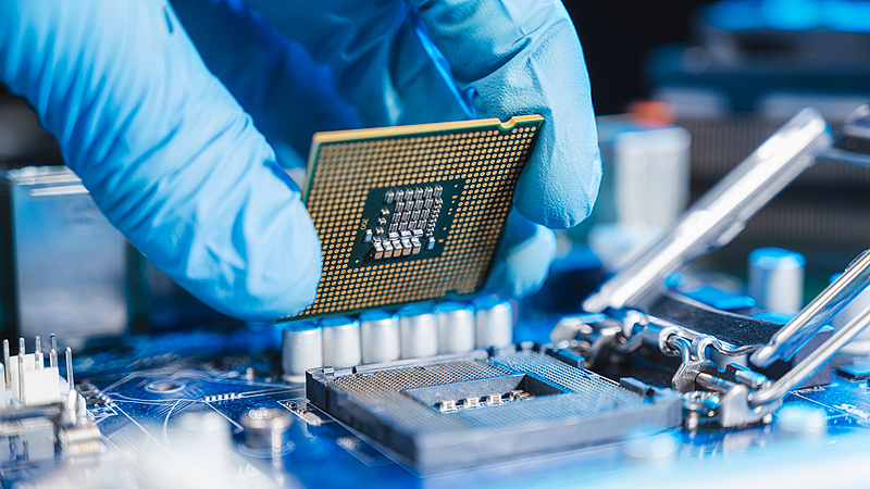 Trump_to_slap_100__tariff_on_imported_semiconductor_chips