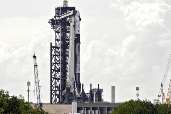 Cloudy Skies Delay SpaceX Crew-11 Launch – Retry on Friday Cloudy Skies Delay SpaceX Crew-11 Launch – Retry on Friday
