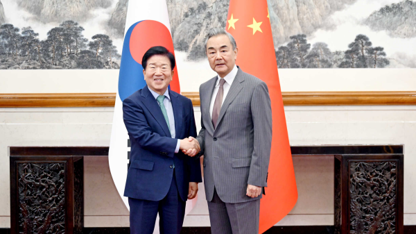 Wang Yi & S. Korean Envoy Highlight 33 Years of Friendship Wang_Yi___S__Korean_Envoy_Highlight_33_Years_of_Friendship