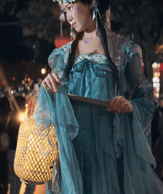 Xi’an’s Datang Everbright City: Tang Dynasty Nights Come Alive Xi_an_s_Datang_Everbright_City__Tang_Dynasty_Nights_Come_Alive video poster