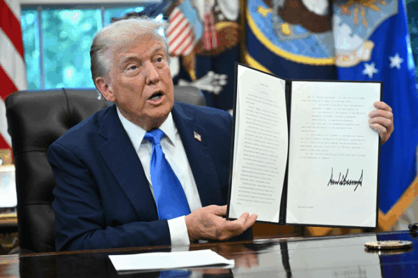 Trump’s H-1B Shakeup Forces Indian IT to Rethink Strategy Trump’s H-1B Shakeup Forces Indian IT to Rethink Strategy