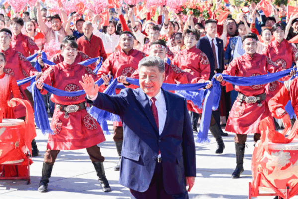 Xi Wraps Up Xinjiang’s 70th Anniversary and Departs for Beijing Xi Wraps Up Xinjiang’s 70th Anniversary and Departs for Beijing