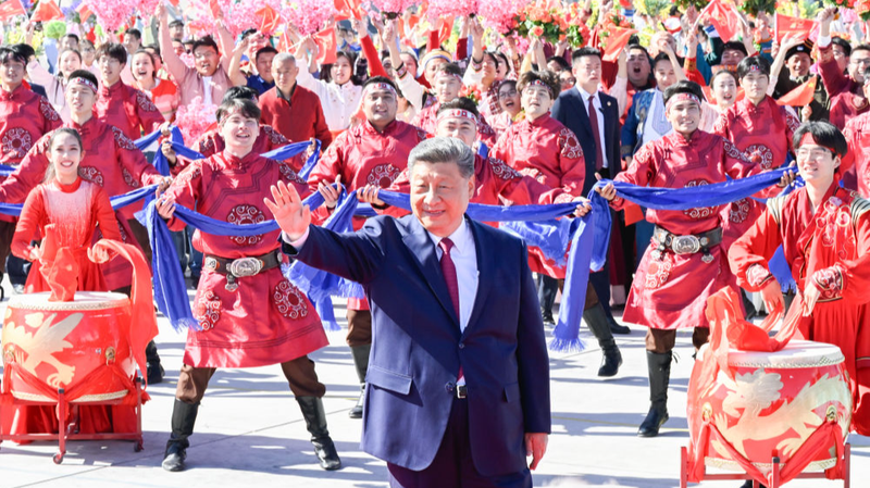 Xi Wraps Up Xinjiang’s 70th Anniversary and Departs for Beijing