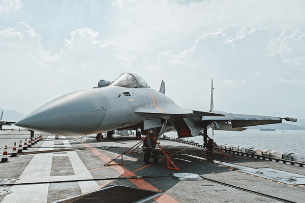 Fujian’s Electromagnetic Leap: J-15T, J-35 & KongJing-600 Take Flight! Fujian’s Electromagnetic Leap: J-15T, J-35 & KongJing-600 Take Flight!