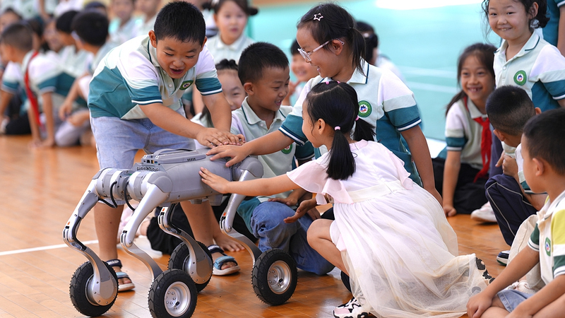 Chinese Mainland Unveils First National Science Month 🚀🔬 Chinese Mainland Unveils First National Science Month 🚀🔬