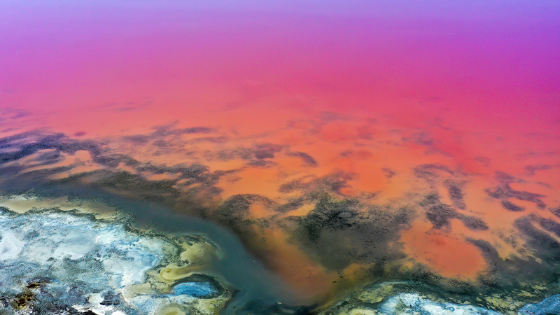 Tuolekule Lake’s Dreamy Rose-to-Violet Color Spectacle