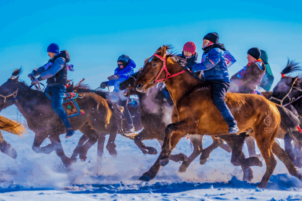 Xinjiang Vibes: Scenic Train Ride to China’s Wild West Xinjiang Vibes: Scenic Train Ride to China’s Wild West
