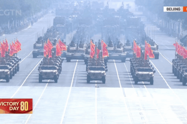 China’s V-Day Parade Salutes 80 Heroic Units China’s V-Day Parade Salutes 80 Heroic Units
