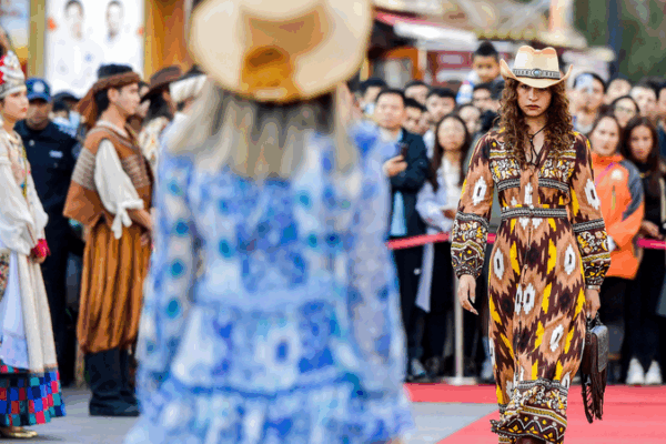 Learning Uygur in Xinjiang: A Brit’s Guide to the Language 🗣️ Learning Uygur in Xinjiang: A Brit's Guide to the Language 🗣️