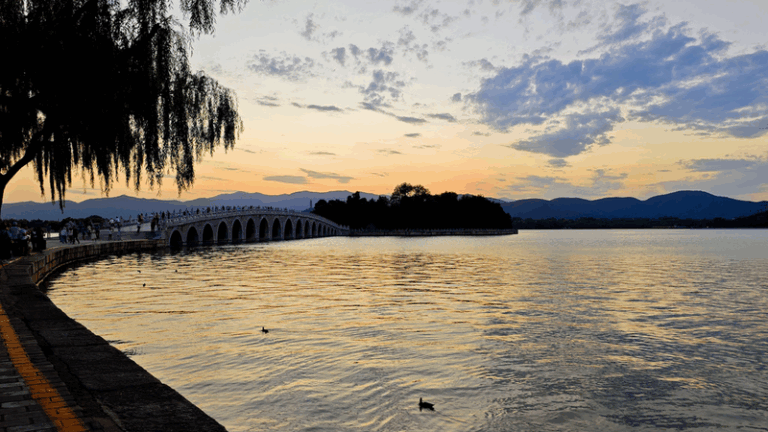Beijing_s_Summer_Palace_Shines_in_Liquid_Gold_Sunset