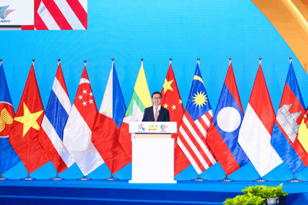 Chinese_VP_Urges_Deeper_China_ASEAN_Cooperation_at_Expo