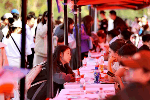 Chinese mainland creates 59M urban jobs by August, beating target Chinese_mainland_creates_59M_urban_jobs_by_August__beating_target