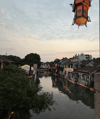 Dusk in Tongli: A Serene Stroll Through Jiangsu’s Ancient Water Town Dusk_in_Tongli__A_Serene_Stroll_Through_Jiangsu_s_Ancient_Water_Town video poster