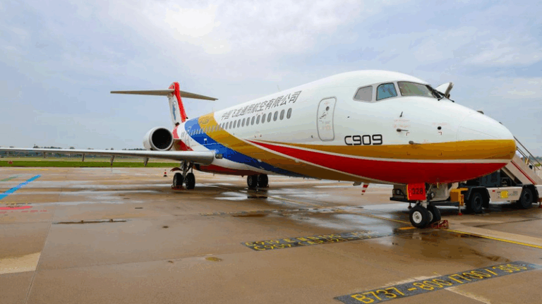 China’s First C909 Air Ambulance Lands in Zhengzhou