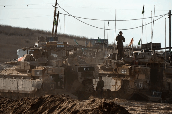 Gaza City Blackout as Israeli Tanks Advance; Strikes Hit Lebanon Gaza_City_Blackout_as_Israeli_Tanks_Advance__Strikes_Hit_Lebanon