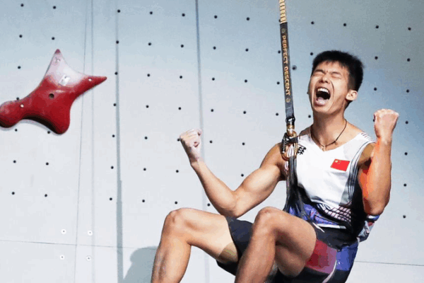 Long Jianguo Blazes to Men’s Speed Climbing Gold in Seoul Long Jianguo Blazes to Men’s Speed Climbing Gold in Seoul