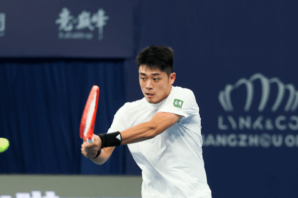 Hometown Hero Wu Yibing Stuns Medvedev at Hangzhou Open Hometown_Hero_Wu_Yibing_Stuns_Medvedev_at_Hangzhou_Open