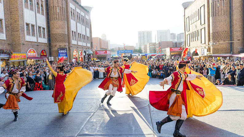 I214F8RP1ZBOCYSP5A58 - Namaste Headlines Xinjiang’s Most Prosperous Era: Record Growth & Development 🎉