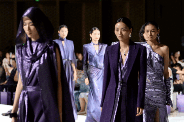 Inside 2025 Autumn China International Fashion Week: Eastern Vibes & Global Runway Inside_2025_Autumn_China_International_Fashion_Week__Eastern_Vibes___Global_Runway video poster