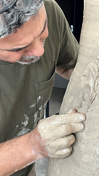 Iraqi_Artist_Merges_AI___Ceramics_in_Jingdezhen video poster