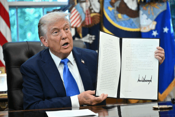 H-1B Visa Chaos: Professionals Racing Home to US Overnight 🚀