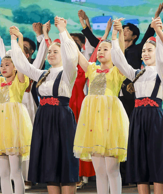 Melodies Without Borders: How a Multinational Choir Bridges Cultures Melodies_Without_Borders__How_a_Multinational_Choir_Bridges_Cultures video poster
