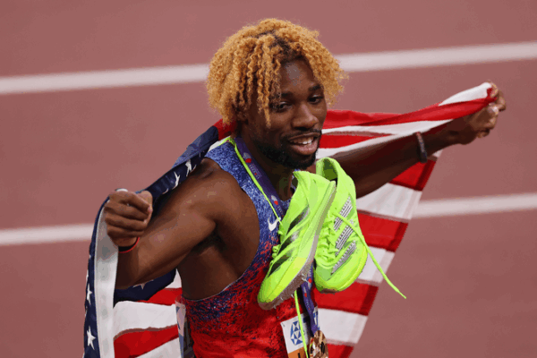 Noah Lyles Blazes to 4th Straight 200m Gold in Tokyo Noah_Lyles_Blazes_to_4th_Straight_200m_Gold_in_Tokyo