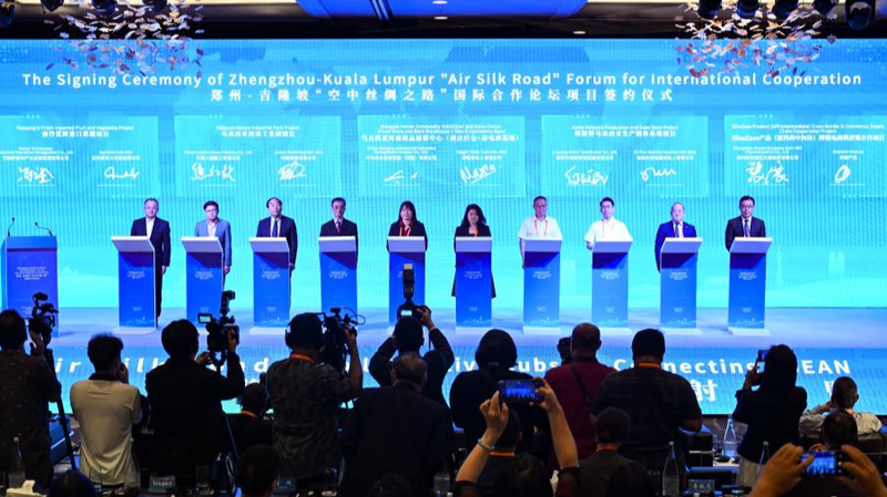 OXKXNRCK5500QSBKLL21 - Namaste Headlines Air Silk Road: KLIA & Zhengzhou Boost Asia Cargo Links 🌏✈️