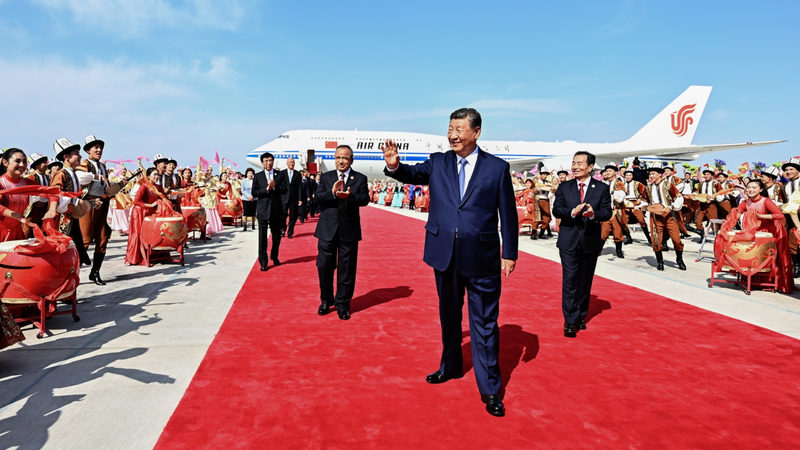 PMQFFRJAX69D3LMA1FY2 - Namaste Headlines Xi Jinping Touches Down in Urumqi for Xinjiang’s 70th Anniversary 🎉 video poster