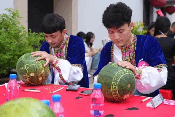 Pinghu’s 2025 Watermelon Lantern Fest Lights Up East Lake Pinghu_s_2025_Watermelon_Lantern_Fest_Lights_Up_East_Lake