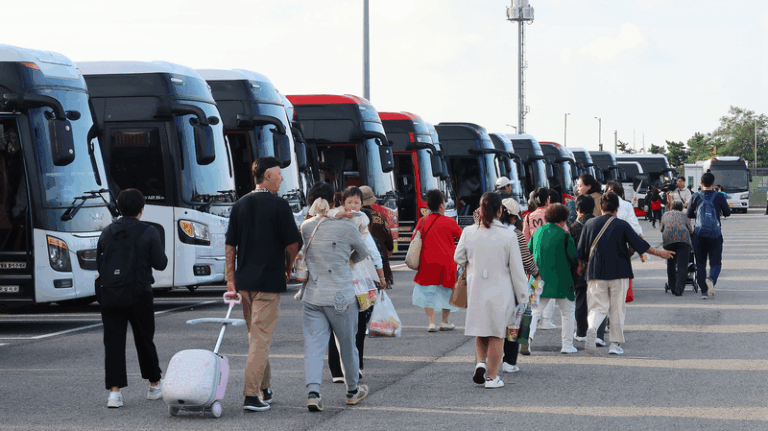 ROK_s_Visa_Free_Shift_for_Chinese_Tour_Groups_Ignites_Tourism_Surge