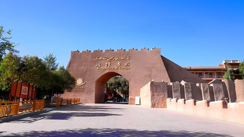 Step_Into_Kashi__The__Living_Thousand_Year_Old__Ancient_City video poster