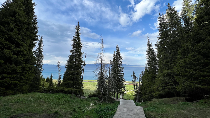 UE7IADLIG9GB933YF5R8 - Namaste Headlines Songshutou’s Cloudfall Spectacle Over Sayram Lake 🌄✨ video poster