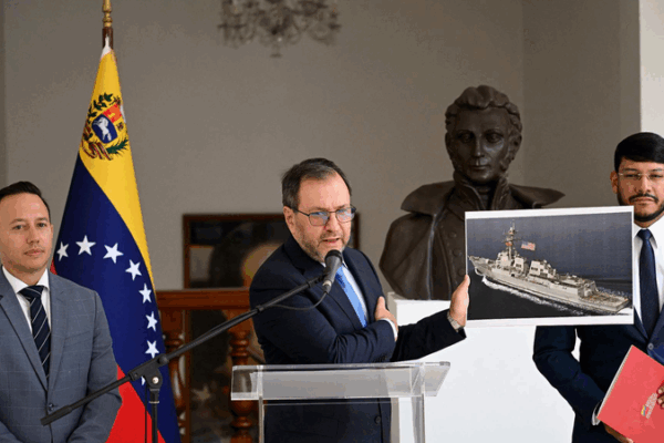 Venezuela Accuses US Destroyer of Illegally Boarding Its Fishing Vessel Venezuela_Accuses_US_Destroyer_of_Illegally_Boarding_Its_Fishing_Vessel