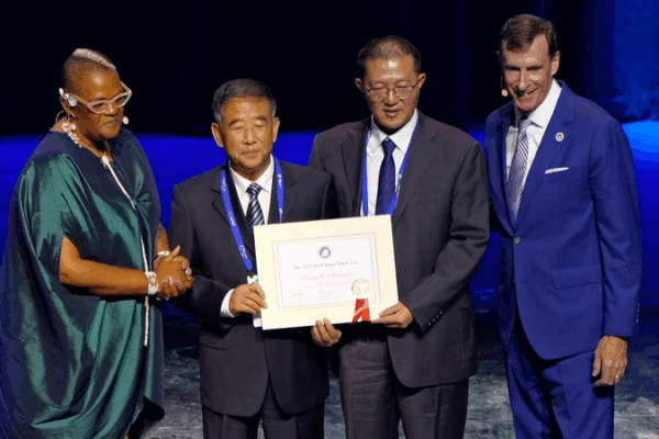 Chang’e-6 Team Wins 2025 IAF World Space Award 🚀 Chang'e-6 Team Wins 2025 IAF World Space Award 🚀 video poster