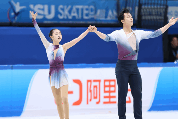 Zhang & Huang Qualify for 2026 Winter Olympics at Beijing Qualifier Zhang___Huang_Qualify_for_2026_Winter_Olympics_at_Beijing_Qualifier