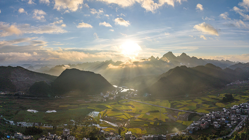 0MES0IFJKXG6NKTSLZAD - Namaste Headlines Explore Wanfenglin: SW China’s Epic Karst Forest Wonder video poster