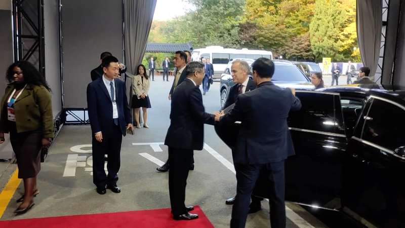 6O759FCSQ33XCQ77HP83 - Namaste Headlines Xi Meets Canadian PM Mark Carney in Gyeongju, ROK 🤝 video poster