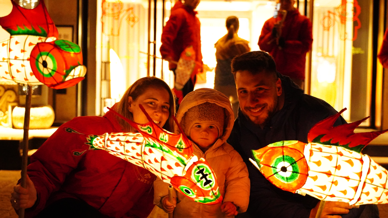 Anhui’s Fish-Shaped Lanterns Dazzle Visitors 🎏✨ Anhui's Fish-Shaped Lanterns Dazzle Visitors 🎏✨