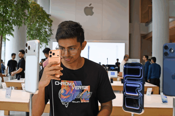Apple Lobbies India to Tweak Tax Laws for iPhone Production Apple_Lobbies_India_to_Tweak_Tax_Laws_for_iPhone_Production