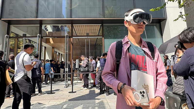 Apple_Pauses_Vision_Pro_Overhaul_to_Speed_Up_AI_Glasses