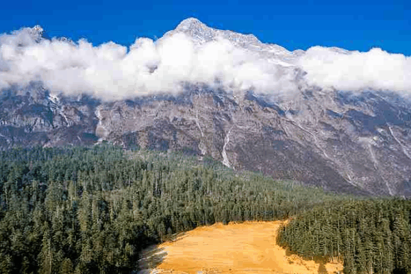 Yulong Snow Mountain: Discover Yunnan’s Sacred 13 Peaks Yulong Snow Mountain: Discover Yunnan’s Sacred 13 Peaks video poster