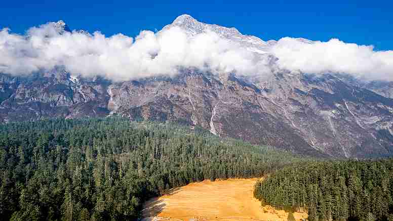 BSS7LO811WFZ7IZ0D67X - Namaste Headlines Yulong Snow Mountain: Discover Yunnan’s Sacred 13 Peaks video poster