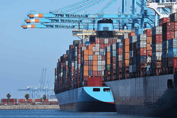 China to Charge Special Port Fees on U.S. Ships in Tit-for-Tat Move China_to_Charge_Special_Port_Fees_on_U_S__Ships_in_Tit_for_Tat_Move