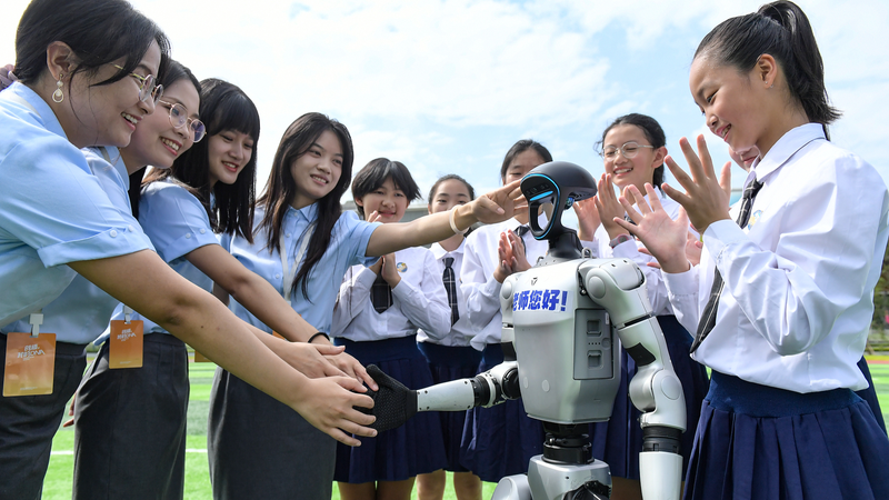 From Chalkboards to Chatbots: AI’s New Role in Classrooms From Chalkboards to Chatbots: AI’s New Role in Classrooms