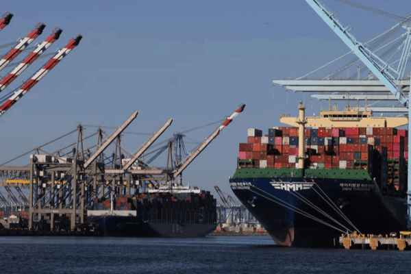 US Imposes Port Fees on Chinese Ships: Inside the Protectionism Twist 🚢 US Imposes Port Fees on Chinese Ships: Inside the Protectionism Twist 🚢