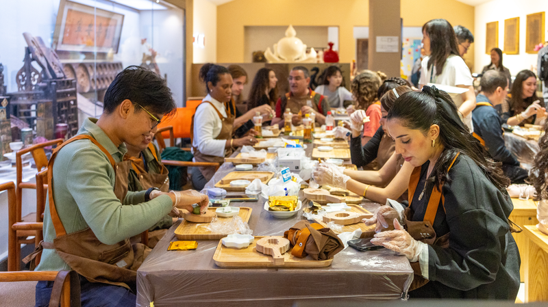 Global Youth Dive into Mooncake Traditions at Beijing’s Chaoyang Museum Global_Youth_Dive_into_Mooncake_Traditions_at_Beijing_s_Chaoyang_Museum
